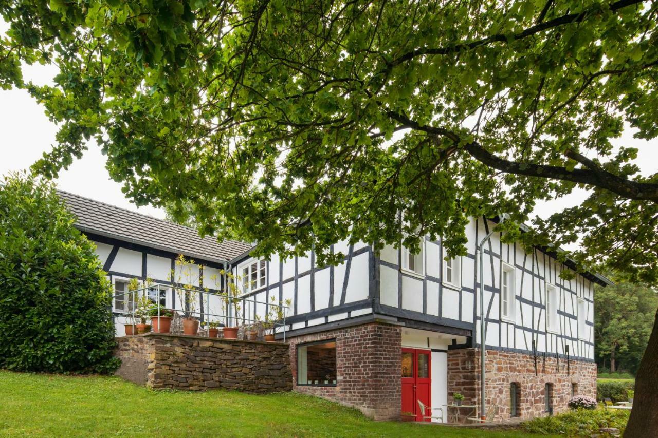 Ferienhaus Im Fachwerkhof 'Haus In Bewegung' Seelscheid Bagian luar foto